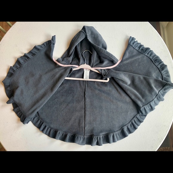 Super cute girls ponjo with hoodie. 😍 - Picture 3 of 3